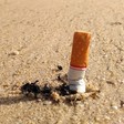 Rygning på stranden